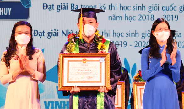 TP.HCM vinh danh 72 thủ khoa - nguồn nhân lực trẻ tương lai - Ảnh 5.