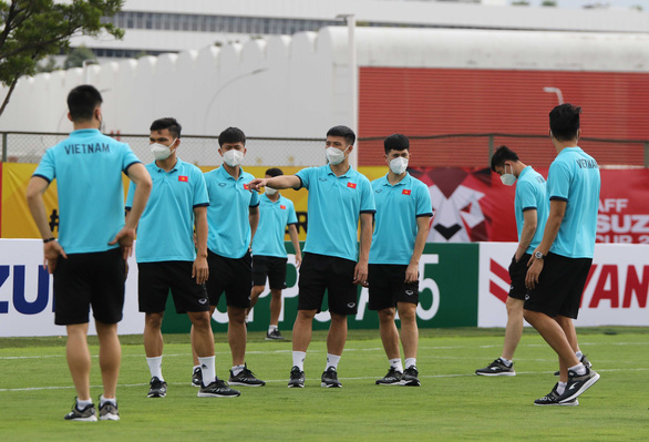 Tuyển Việt Nam tham quan sân thi đấu chính AFF Cup 2020 - Ảnh 6.