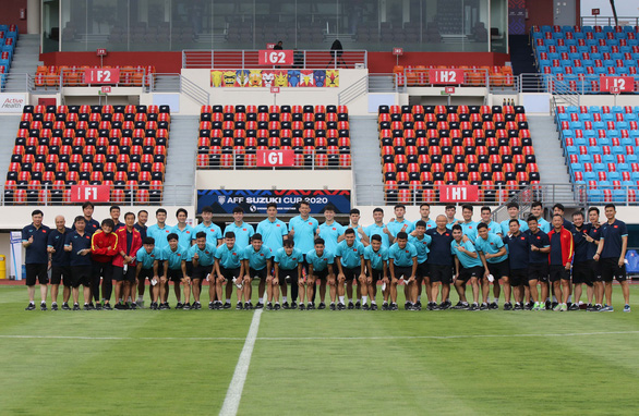 Tuyển Việt Nam tham quan sân thi đấu chính AFF Cup 2020 - Ảnh 5.