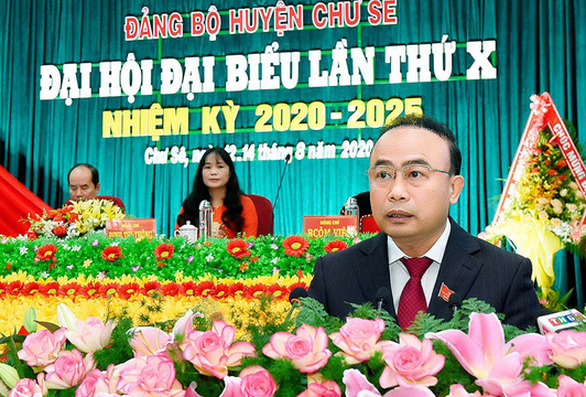 Kỷ luật bí thư, phó bí thư và nguyên chủ tịch huyện Chư Sê - Ảnh 1.