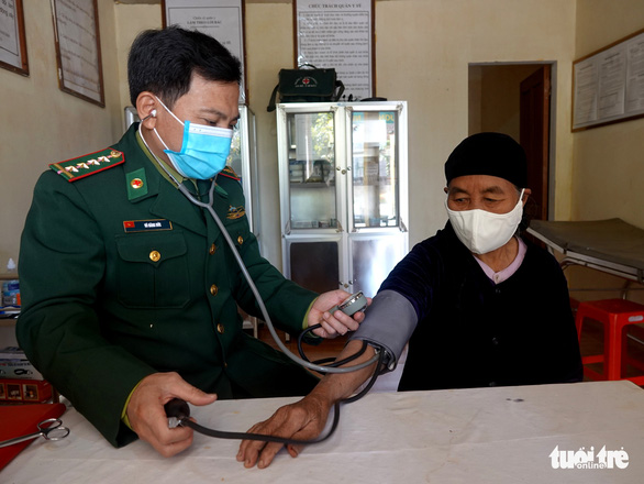 Trạm y tế 0 đồng vùng biên nơi bà con người Việt gốc Lào đặt niềm tin - Ảnh 2.