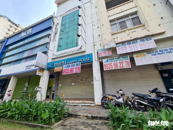 Shophouse ế ẩm, đã hạ giá vẫn ít người thuê - Ảnh 2. Shophouse ế ẩm, đã hạ giá vẫn ít người thuê - Ảnh 2.