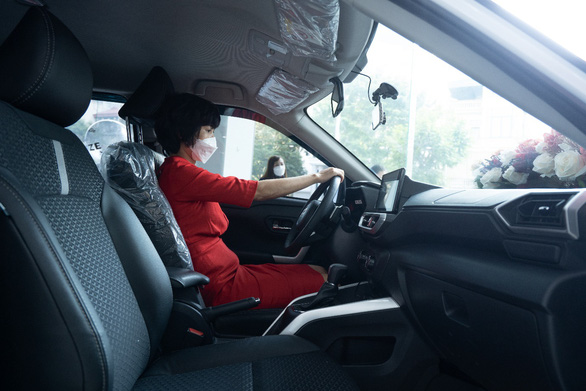 Khách hàng lái thử Toyota Raize tại đại lý: Xoá tan nhiều nghi ngại - Ảnh 2.