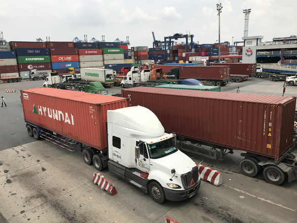 Doanh nghiệp kêu trời vì các hãng tàu thu phí mất cân bằng vỏ container quá cao - Ảnh 1.