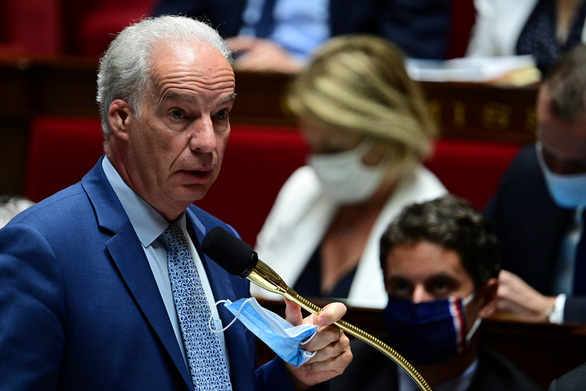 Bộ trưởng Pháp chủ động từ chức vì che giấu tài sản - Ảnh 1.
