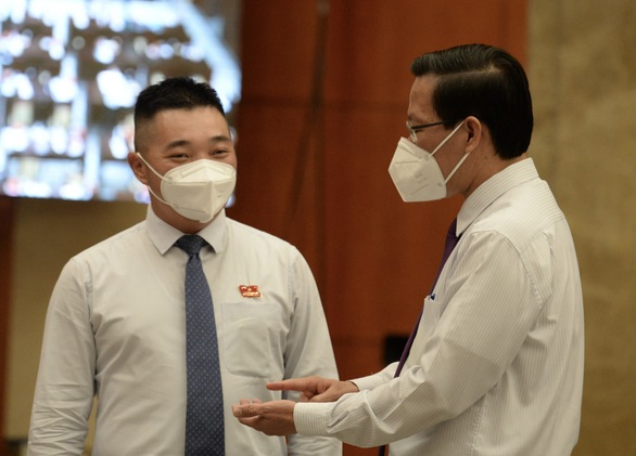 HĐND TP.HCM thông qua nhóm giải pháp cấp bách phục hồi kinh tế - xã hội năm 2022 - Ảnh 2. HĐND TP.HCM thông qua nhóm giải pháp cấp bách phục hồi kinh tế - xã hội năm 2022 - Ảnh 2.