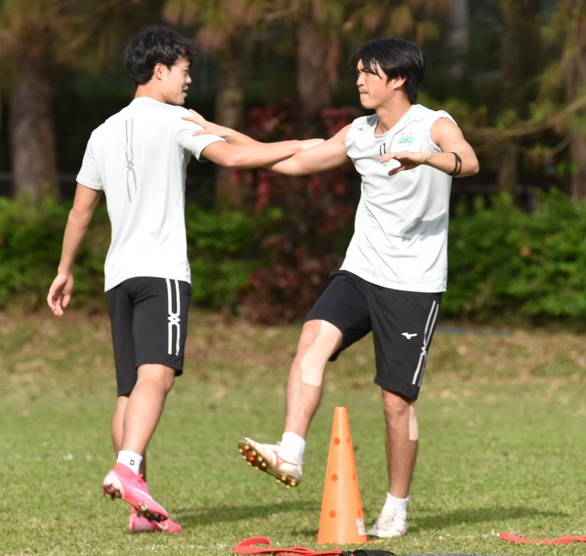V-League 2021 tạm hoãn: Buồn vui lẫn lộn - Ảnh 1. V-League 2021 tạm hoãn: Buồn vui lẫn lộn - Ảnh 1.