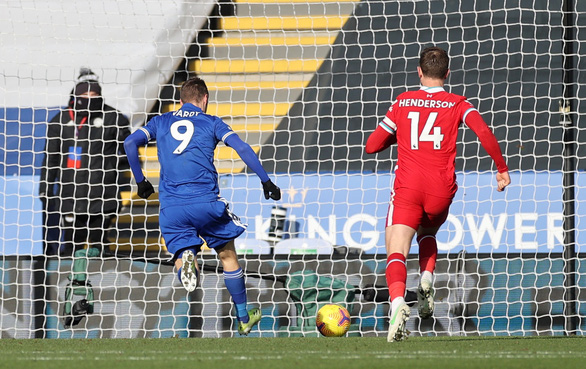 Alisson lại sai lầm, Liverpool thua trận thứ 3 liên tiếp vì để Leicester lội ngược dòng - Ảnh 4.