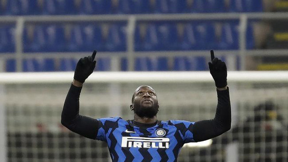 Lukaku rực sáng đưa Inter Milan lên đầu bảng - Ảnh 1. Lukaku rực sáng đưa Inter Milan lên đầu bảng - Ảnh 1.