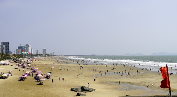 Busy Vung Tau beach on the 5th day of Tet - Photo 8.