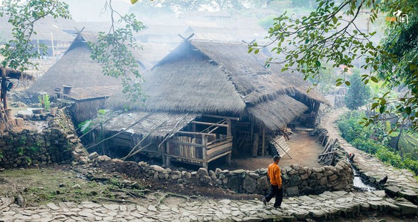 Bí ẩn: Ngôi làng 400 tuổi của bộ lạc nguyên thủy cuối cùng ở Trung Quốc bị cháy rụi - Ảnh 4. Bí ẩn: Ngôi làng 400 tuổi của bộ lạc nguyên thủy cuối cùng ở Trung Quốc bị cháy rụi - Ảnh 4.