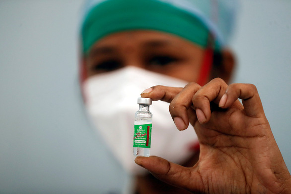 The WHO approves the emergency use of the COVID-19 vaccine that Vietnam is about to import - Photo 1.