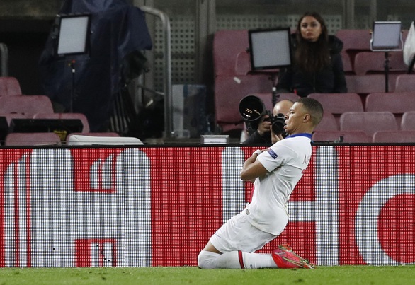 Mbappe lập hat-trick, PSG nhấn chìm Barca tại Nou Camp - Ảnh 3. Mbappe lập hat-trick, PSG nhấn chìm Barca tại Nou Camp - Ảnh 3.