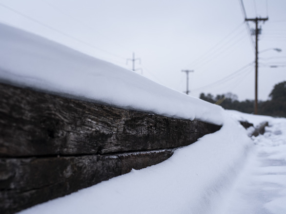 2,7 triệu hộ dân Texas mất điện, 31 người Mỹ chết do bão mùa đông - Ảnh 2.