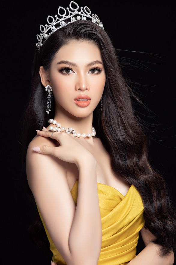 Bản vẽ quốc phục ‘Lá ngọc cành vàng’ tham gia Miss Grand International - Ảnh 2.