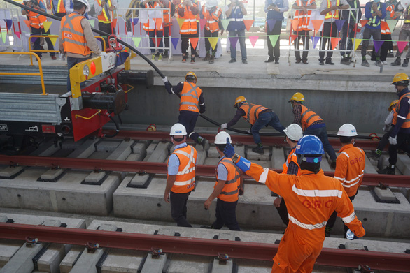 Bắt đầu kéo cáp điện cho toàn tuyến metro số 1 Bến Thành - Suối Tiên - Ảnh 3.