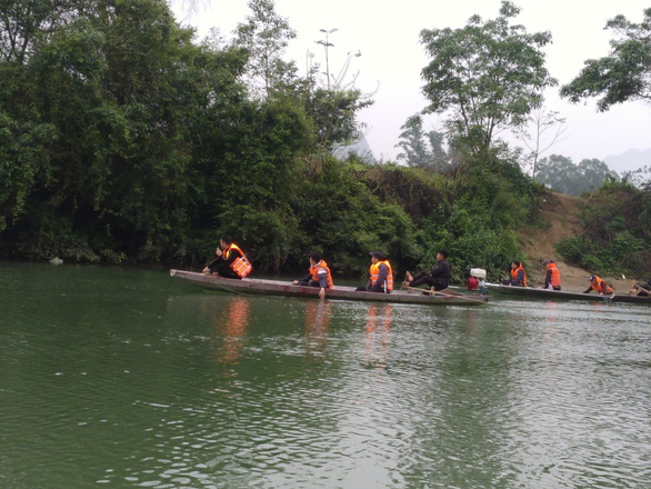 Tìm thấy thi thể thầy hiệu trưởng trường tiểu học trên sông Lam - Ảnh 1.