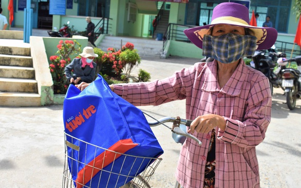 Tết sẻ chia đến vùng đất khát - Ảnh 1. Tết sẻ chia đến vùng đất khát - Ảnh 1.