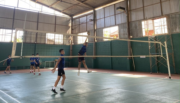 Choáng váng khi nghe tin đội bóng chuyền nam Đắk Lắk đường ai nấy đi - Ảnh 2. Choáng váng khi nghe tin đội bóng chuyền nam Đắk Lắk đường ai nấy đi - Ảnh 2.