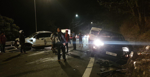 Xe chở bôxit mất lái gây tai nạn liên hoàn trên đèo Bảo Lộc - Ảnh 5.