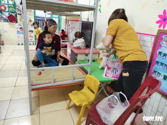 There are 75 quarantined children inside kindergarten: Mom, why don't you go home yet?  Photo 5.