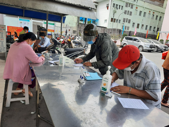 TP.HCM: 20 nhân viên y tế cách ly khẩn vì tiếp xúc ca F1 khai báo sai đã âm tính - Ảnh 1.