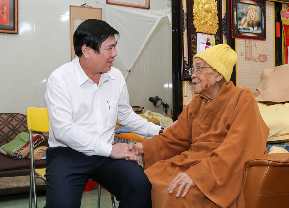Chủ tịch UBND TP.HCM Nguyễn Thành Phong chúc tết chức sắc tôn giáo - Ảnh 2.