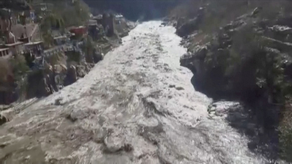 Sông băng ở Himalaya vỡ xuống đập thủy điện, khoảng 150 người nghi thiệt mạng ở Ấn Độ - Ảnh 1.