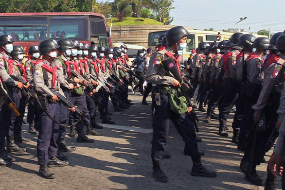 Myanmar: Sư sãi tham gia biểu tình, cảnh sát cảnh báo trấn áp - Ảnh 5.
