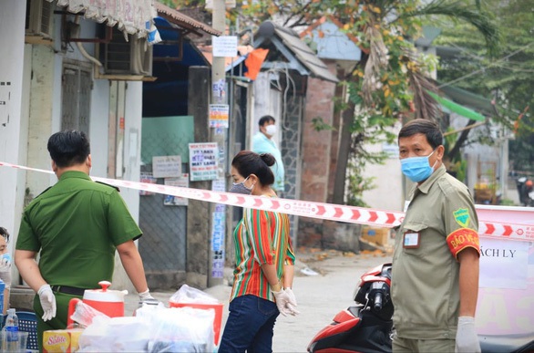 Chiều 9-2, TP.HCM phong tỏa thêm 15 điểm vì COVID-19, tổng cộng 33 điểm - Ảnh 1. Chiều 9-2, TP.HCM phong tỏa thêm 15 điểm vì COVID-19, tổng cộng 33 điểm - Ảnh 1.