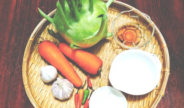 Món dưa góp của mẹ và cái Tết COVID không thể về nhà! - Ảnh 2. Món dưa góp của mẹ và cái Tết COVID không thể về nhà! - Ảnh 2.