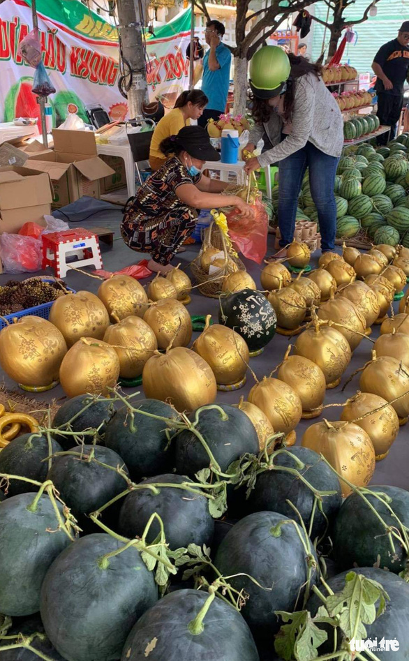 Thú vị chợ trái cây chưng tết ở Long Xuyên - Ảnh 7.