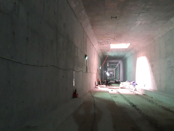 Cuối năm 2021 hoàn trả mặt đường Lê Lợi sau hơn 4 năm rào kín làm metro - Ảnh 3. Cuối năm 2021 hoàn trả mặt đường Lê Lợi sau hơn 4 năm rào kín làm metro - Ảnh 3.