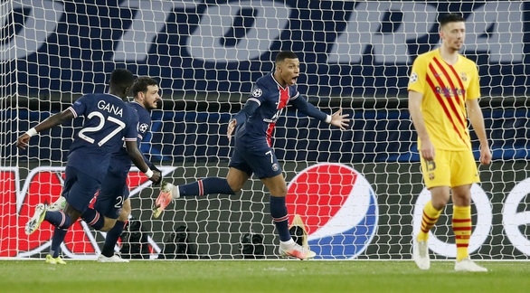 Messi ghi bàn và sút hỏng penalty, Barca chia tay Champions League - Ảnh 1. Messi ghi bàn và sút hỏng penalty, Barca chia tay Champions League - Ảnh 1.