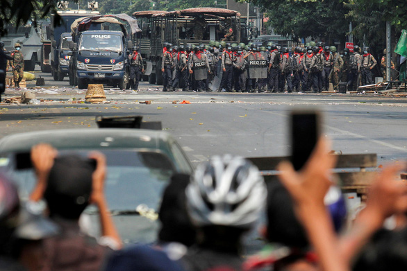 Thêm 7 người biểu tình chết ở Myanmar ngày 11-3, bất chấp thế giới phản đối - Ảnh 1.