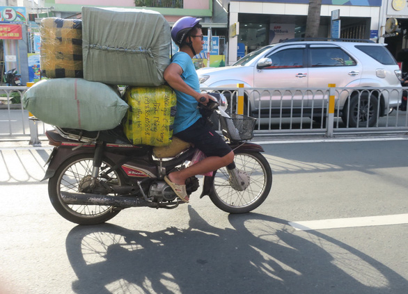 Loại dần xe nát, xe tự chế tung hoành đường phố - Ảnh 1.