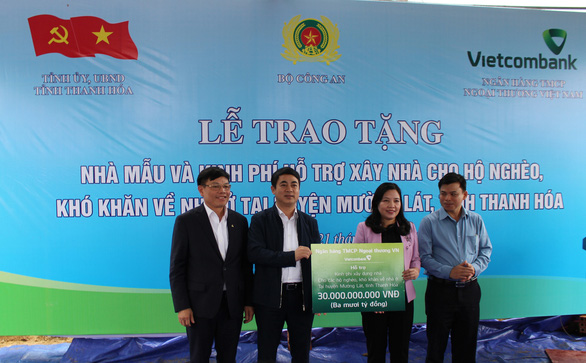 Bộ Công an hỗ trợ 30 tỉ làm 600 ngôi nhà cho hộ nghèo ở Thanh Hóa - Ảnh 4.