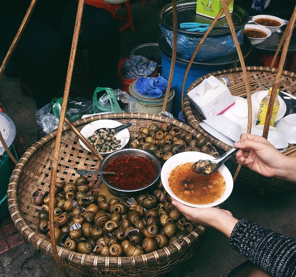 Saigon is a 2 hour flight from Hanoi and nostalgia over the food - Photo 3.