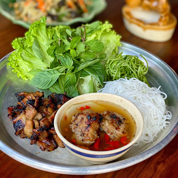 Sài Gòn cách Hà Nội 2 giờ bay và nỗi nhớ qua những món ăn - Ảnh 5.