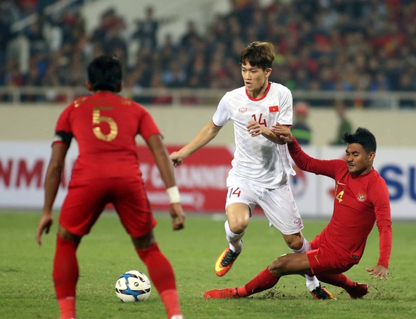 Tuyển Việt Nam mất gần nửa đội hình, thầy Park xoay xở ra sao cho vòng loại World Cup 2022? - Ảnh 1. Tuyển Việt Nam mất gần nửa đội hình, thầy Park xoay xở ra sao cho vòng loại World Cup 2022? - Ảnh 1.
