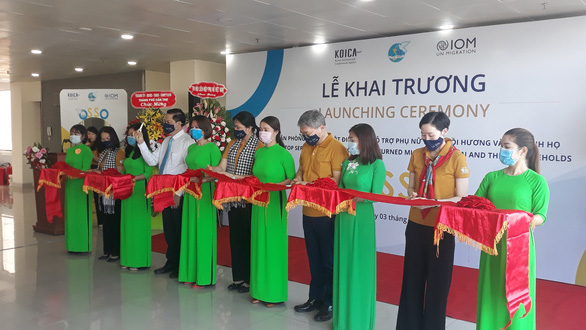 Khai trương văn phòng Một điểm đến hỗ trợ phụ nữ hồi hương tại Cần Thơ - Ảnh 1.