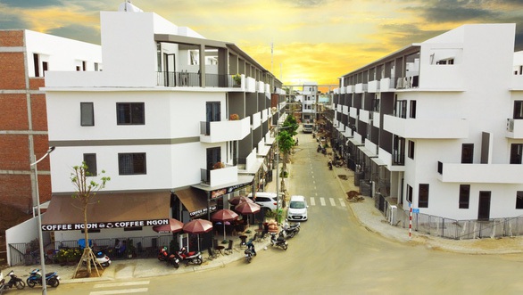 Nhà phố hoàn thiện tăng sức nóng thị trường vùng ven - Ảnh 1. Nhà phố hoàn thiện tăng sức nóng thị trường vùng ven - Ảnh 1.