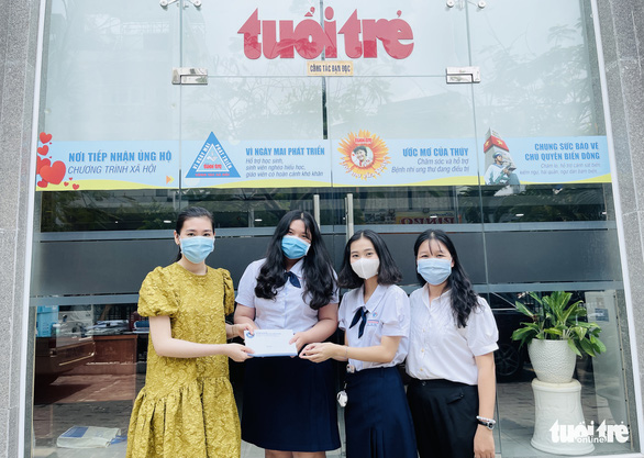 Học sinh, sinh viên ĐH Sài Gòn hưởng ứng Cùng Tuổi Trẻ góp vắc xin COVID-19 - Ảnh 1.