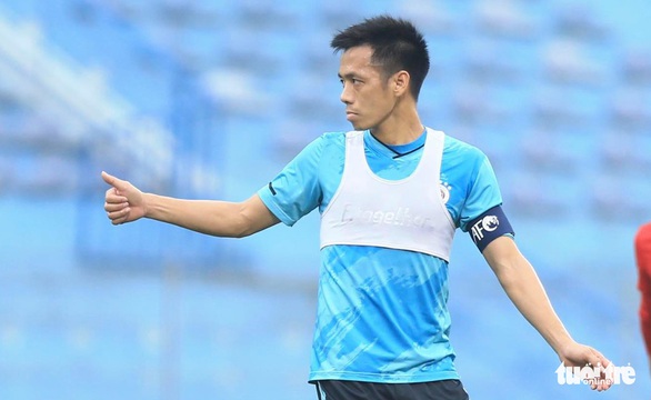 Quang Hải chấn thương dây chằng, bỏ ngỏ khả năng đối đầu Hải Phòng - Ảnh 2. Quang Hải chấn thương dây chằng, bỏ ngỏ khả năng đối đầu Hải Phòng - Ảnh 2.