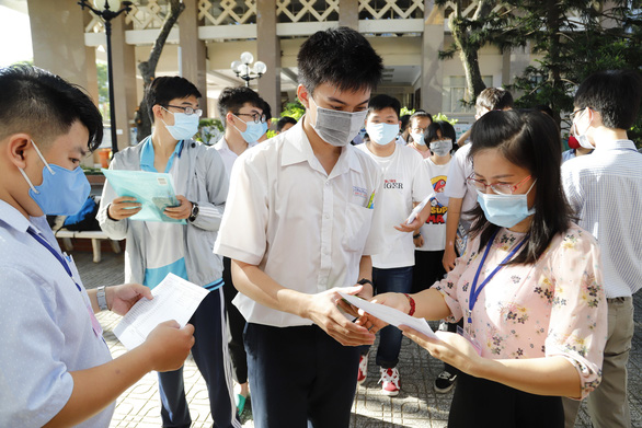 Gần 74.000 thí sinh đăng ký thi đánh giá năng lực ĐH Quốc gia TP.HCM - Ảnh 1.