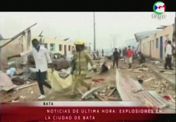 Nổ kho chứa đạn quân đội ở Guinea Xích Đạo: 20 người chết, 600 người bị thương - Ảnh 2.