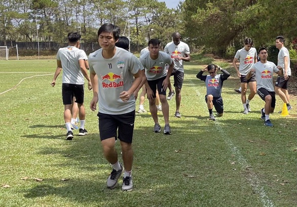 V-League 2021: Tuấn Anh quay lại tập luyện - Ảnh 1. V-League 2021: Tuấn Anh quay lại tập luyện - Ảnh 1.