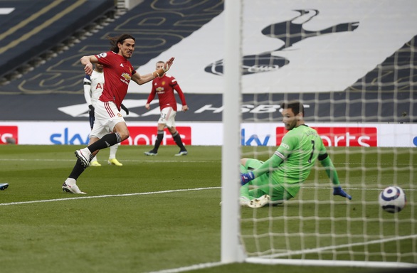 Bùng nổ hiệp 2, Man Utd xử đẹp Tottenham - Ảnh 1. Bùng nổ hiệp 2, Man Utd xử đẹp Tottenham - Ảnh 1.