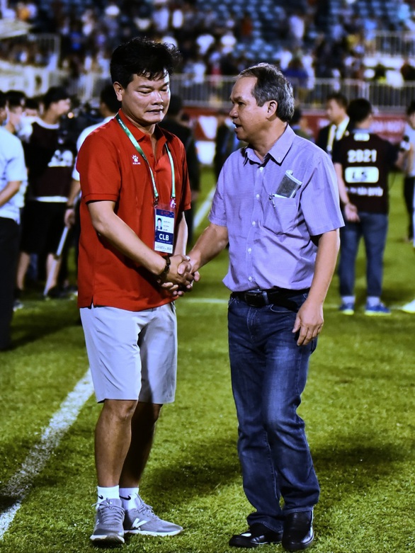 HLV Nguyễn Văn Sỹ: ‘Tôi không muốn nói nhiều về trọng tài - Ảnh 2. HLV Nguyễn Văn Sỹ: ‘Tôi không muốn nói nhiều về trọng tài - Ảnh 2.