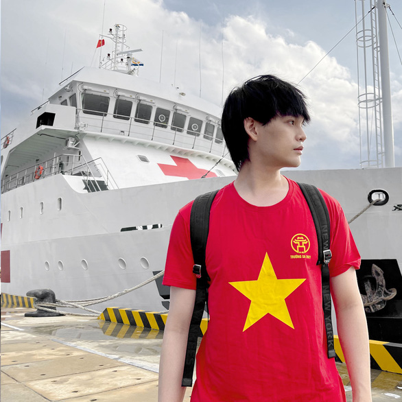 MV Laylalay của Jack đơn điệu, Nguyễn Trần Trung Quân sẽ đến Trường Sa - Ảnh 8.